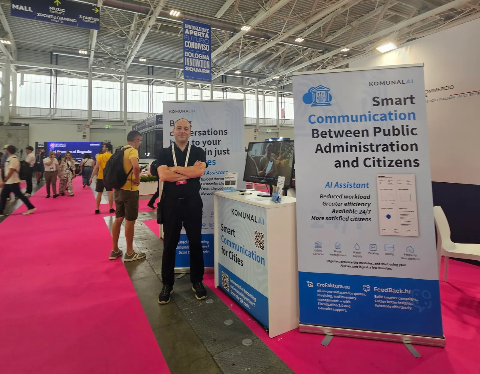 Dean Benazić na KomunalAI izložbenom prostoru na WeMakeFuture 2026 u Bologni